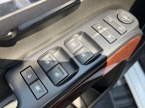 Used 2018 GMC Sierra 1500 SLE w/ SLE Value Package AWD/4WD image 17