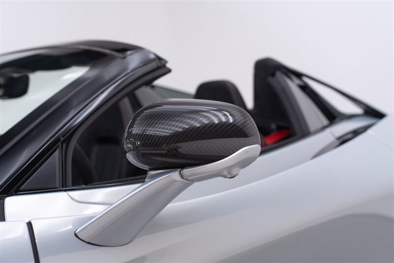 Used 2024 McLaren 750S Spider RWD image 38