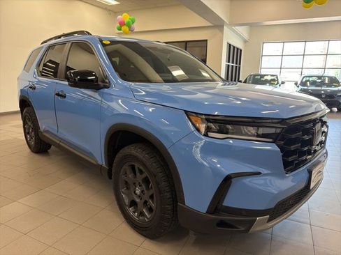 Certified 2024 Honda Pilot TrailSport image 1