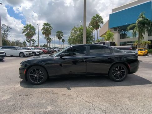Used 2022 Dodge Charger SXT w/ Driver Convenience Group RWD image 8