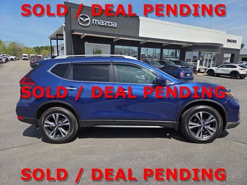 Used 2017 Nissan Rogue SV AWD/4WD image 6