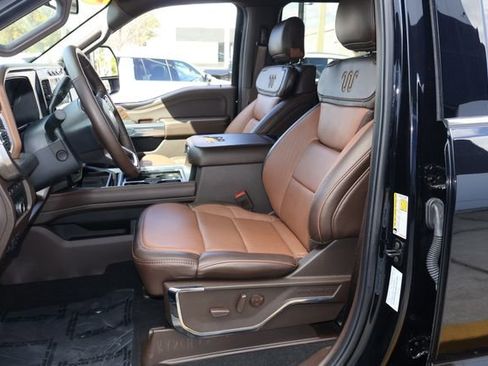 Used 2020 GMC Yukon Denali w/ Denali Premium Package image 11