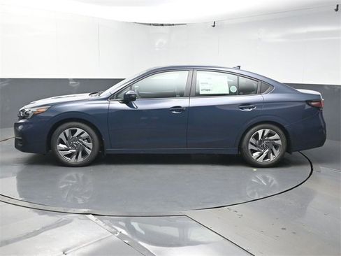 Used 2025 Subaru Legacy Limited w/ Popular Package #2 image 5