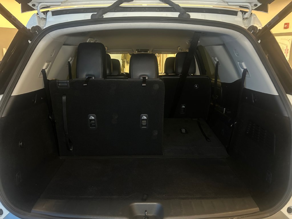 Used 2024 Nissan Pathfinder SL AWD/4WD image 21