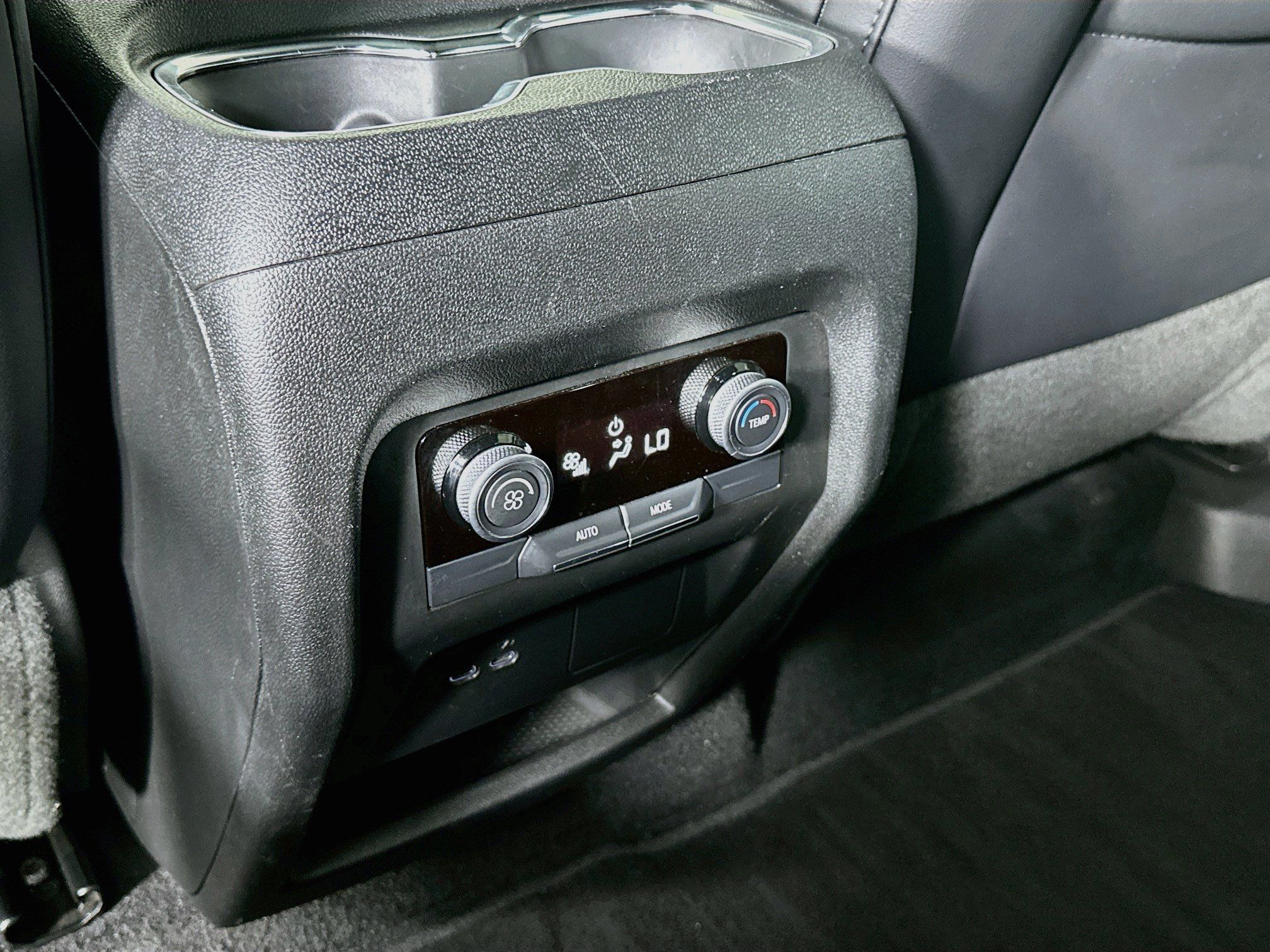 Used 2025 Buick Enclave Preferred FWD image 28