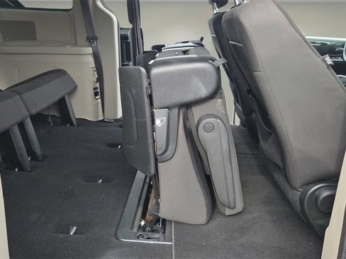 Used 2017 Dodge Grand Caravan SE w/ Power Window Group image 20