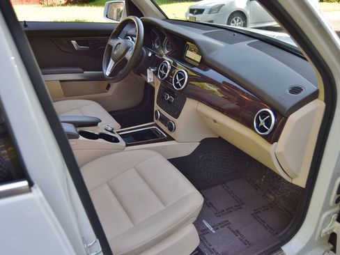 Used 2014 Mercedes-Benz GLK 350 4MATIC w/ Premium 1 Package image 28