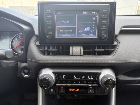 Used 2019 Toyota RAV4 XLE w/ Convenience Package AWD/4WD image 10