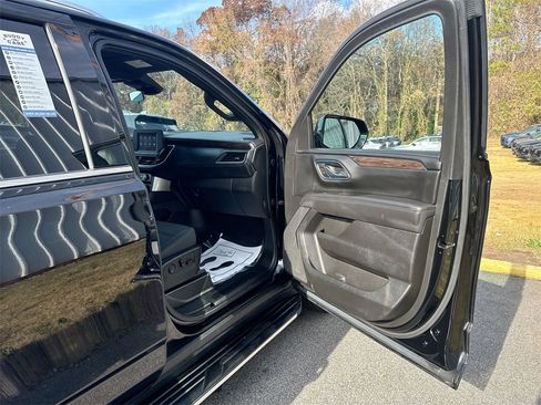 Used 2023 Chevrolet Tahoe LS image 32