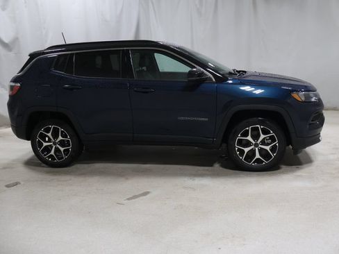 New 2026 Jeep Compass Limited AWD/4WD image 8