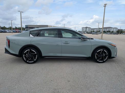 Certified 2025 Kia K4 GT-Line w/ GT-Line Sunroof Package FWD image 4