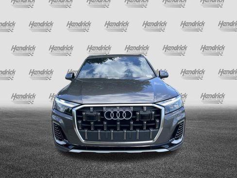 Certified 2025 Audi Q7 2.0T Premium w/ Convenience Package AWD/4WD image 3