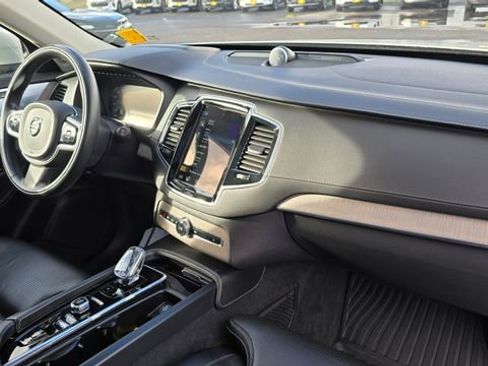 Used 2020 Volvo XC90 T8 Inscription w/ Protection Package Premier image 17