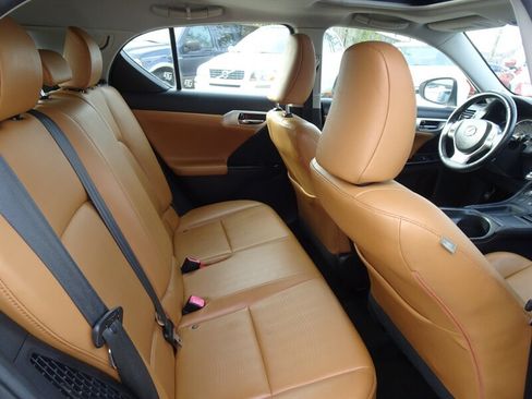 Used 2011 Lexus CT 200h Premium w/ Premium Audio Pkg FWD image 12