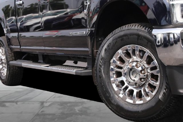 Used 2021 Ford F250 Lariat w/ Lariat Ultimate Package AWD/4WD image 3