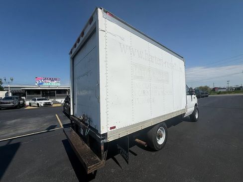 Used 2006 Ford E-350 and Econoline 350 Super Duty RWD image 3
