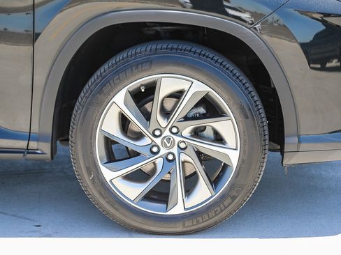 Used 2019 Lexus RX 450hL Luxury w/ Accessory Package AWD/4WD image 10