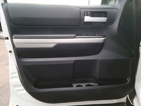 Used 2015 Toyota Tundra SR5 image 8