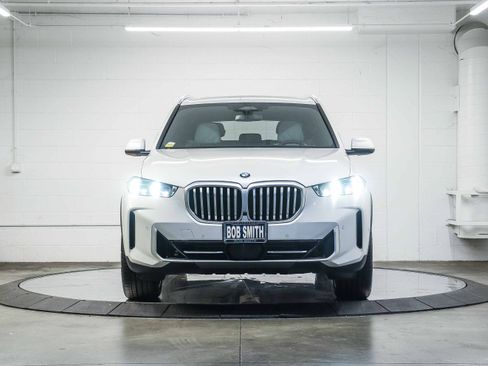 Used 2024 BMW X5 sDrive40i w/ Premium Package RWD image 2