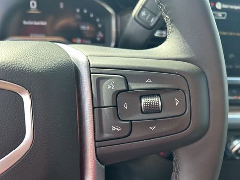 Used 2025 GMC Sierra 1500 Elevation image 12