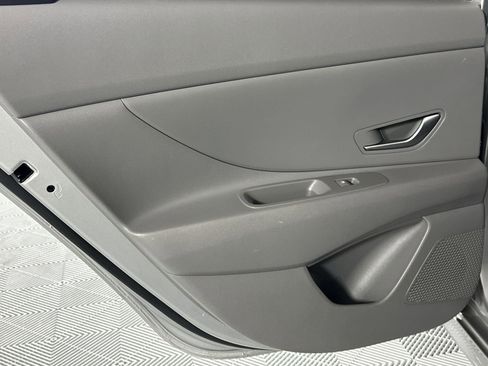Used 2022 Hyundai Elantra SEL FWD image 30