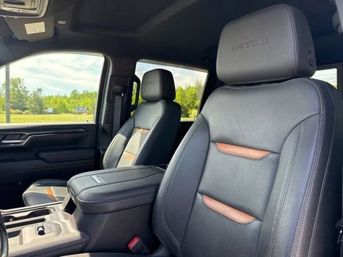 Used 2024 GMC Sierra 2500 AT4 w/ Technology Package AWD/4WD image 12