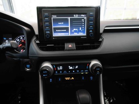 Used 2020 Toyota RAV4 XLE w/ Convenience Package AWD/4WD image 17