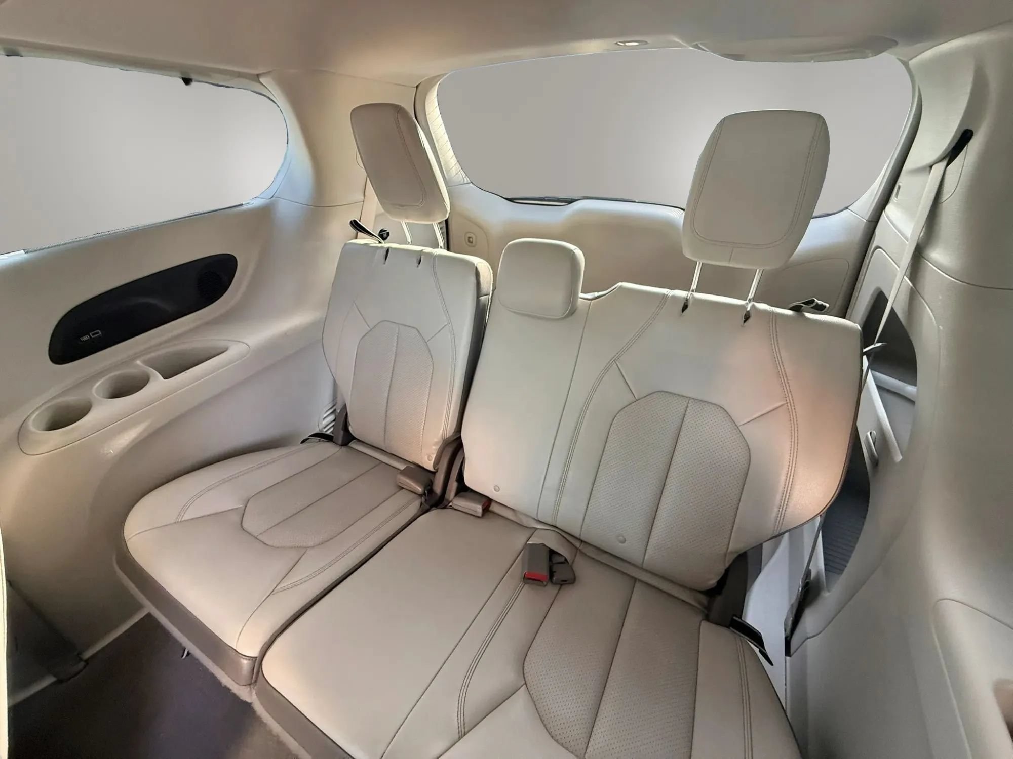 Used 2017 Chrysler Pacifica Touring-L Plus FWD image 13