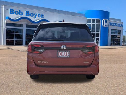 New 2026 Honda Odyssey Touring image 4