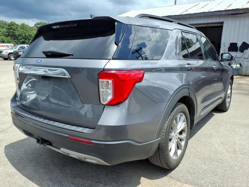 Used 2022 Ford Explorer XLT w/ Equipment Group 202A RWD image 4