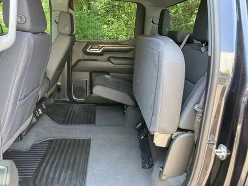 Used 2024 Chevrolet Silverado 1500 LT AWD/4WD image 18