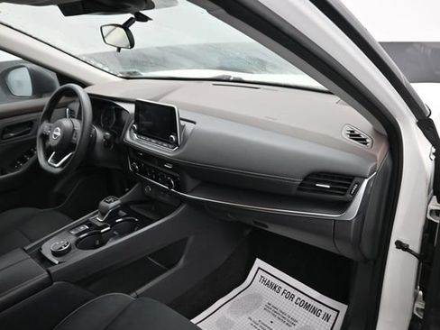 Used 2023 Nissan Rogue S AWD/4WD image 9