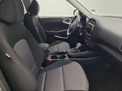 Used 2025 Kia Soul LX image 21