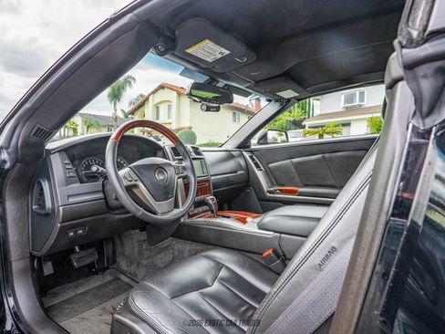 Used 2006 Cadillac XLR image 47