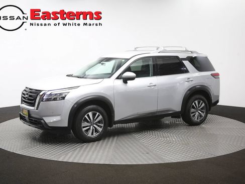 Used 2023 Nissan Pathfinder SL AWD/4WD image 58