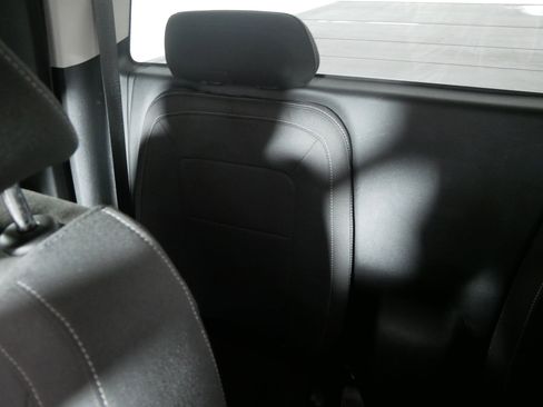 Used 2015 GMC Canyon SLE w/ SLE Convenience Package image 12