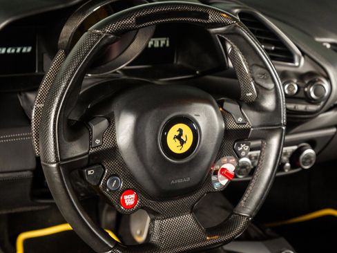 Used 2016 Ferrari 488 GTB RWD image 37