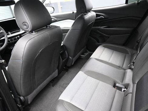 Used 2024 Chevrolet Trax LT image 31