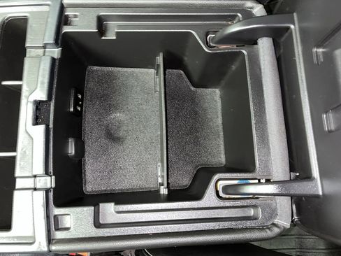 Used 2017 Chevrolet Silverado 1500 LTZ Z71 w/ Realtree Edition image 23