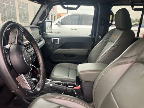 Used 2024 Jeep Gladiator Mojave AWD/4WD image 5