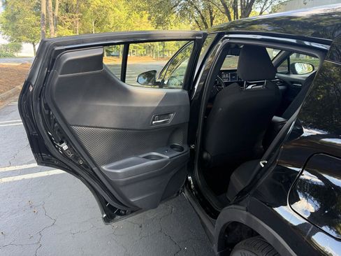 Used 2019 Toyota C-HR LE FWD image 12