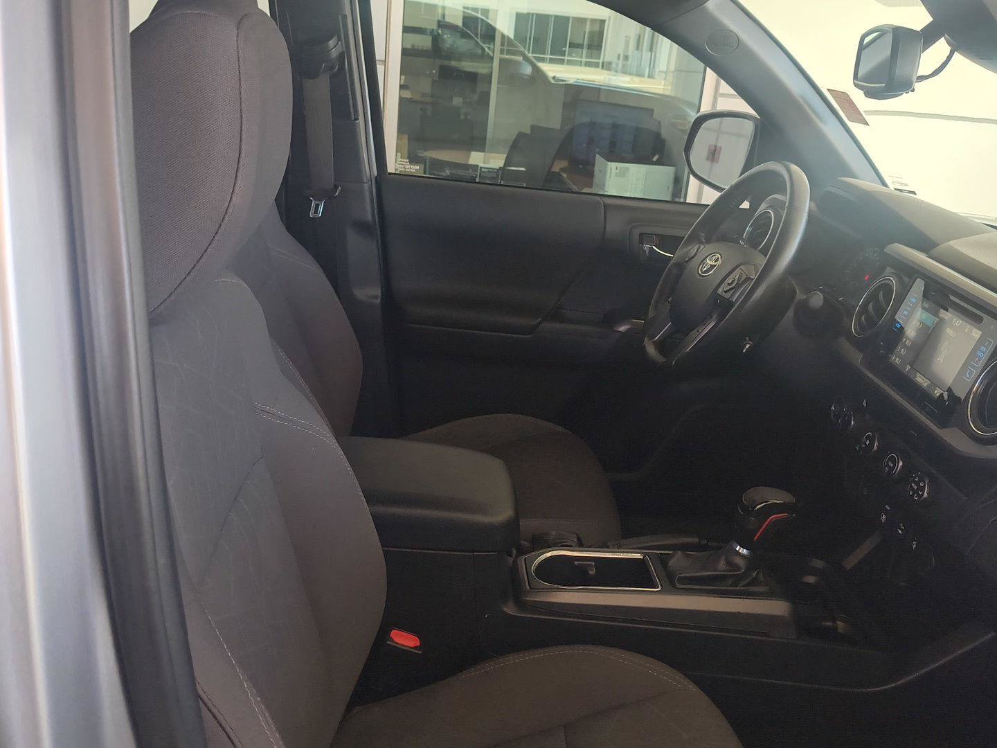 Used 2019 Toyota Tacoma TRD Off-Road AWD/4WD image 45