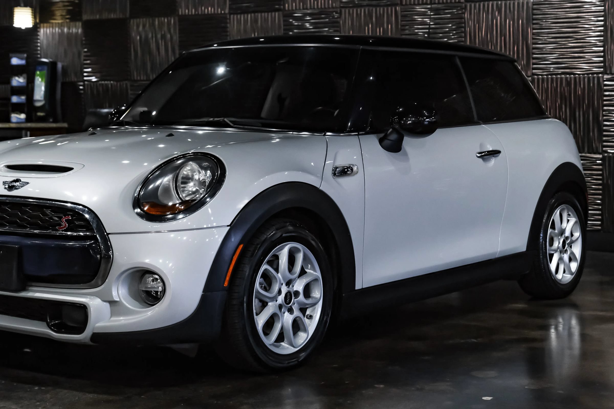 Used 2015 MINI Cooper S FWD image 9
