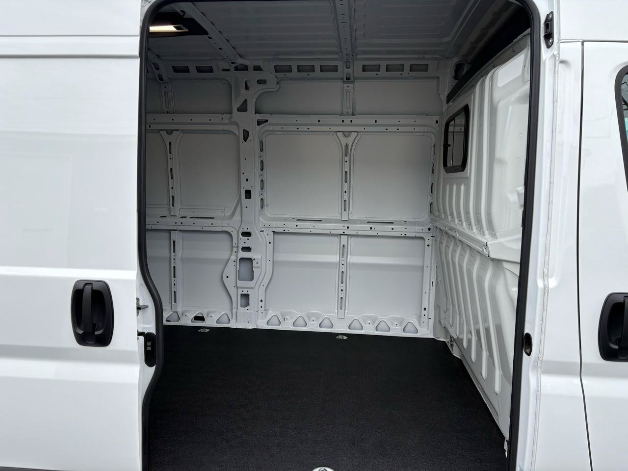 Used 2024 RAM ProMaster 2500 w/ Quick Order Package 22G SLT FWD image 15