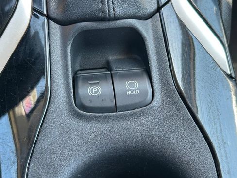 Used 2021 Toyota Corolla LE FWD image 27