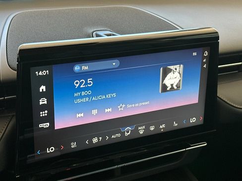 New 2026 Lincoln Nautilus Premier AWD/4WD image 17