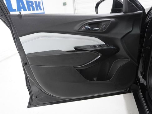 Used 2025 Chevrolet Trax LT w/ Driver Confidence Package image 12