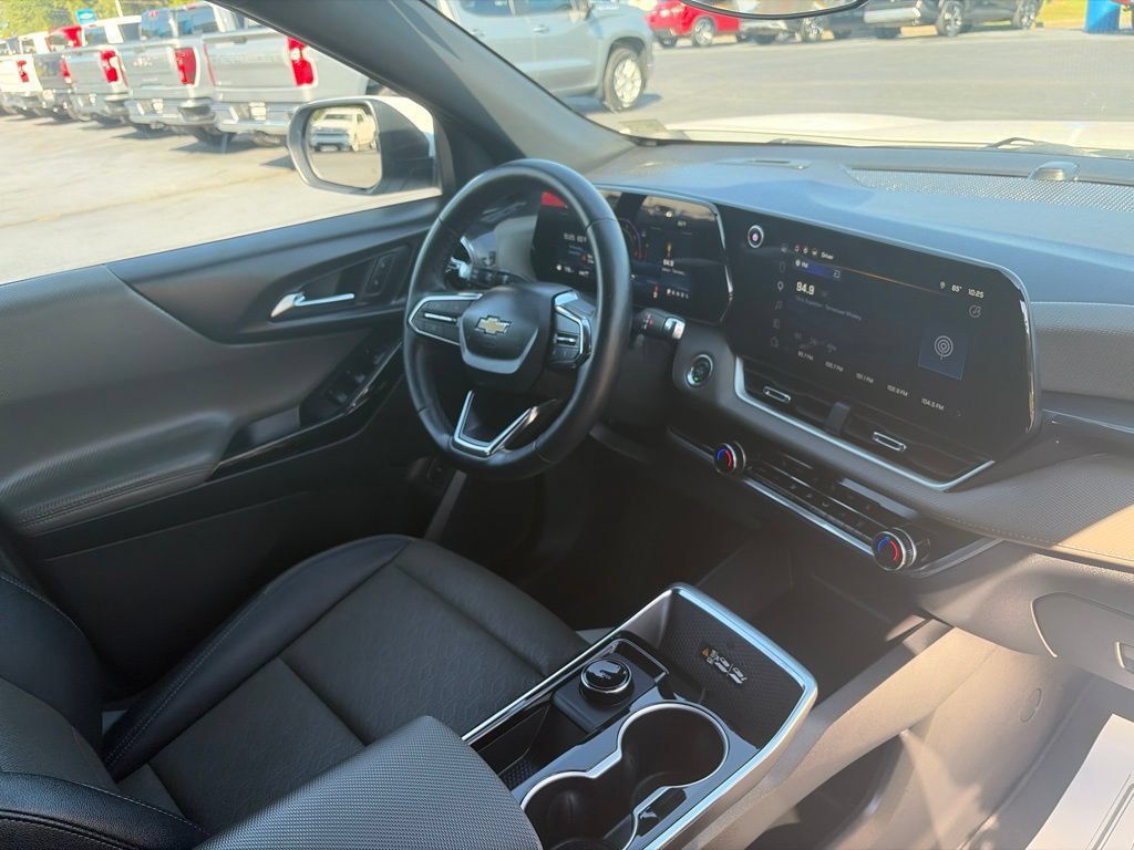 Used 2026 Chevrolet Equinox LT w/ Convenience Package II AWD/4WD image 36