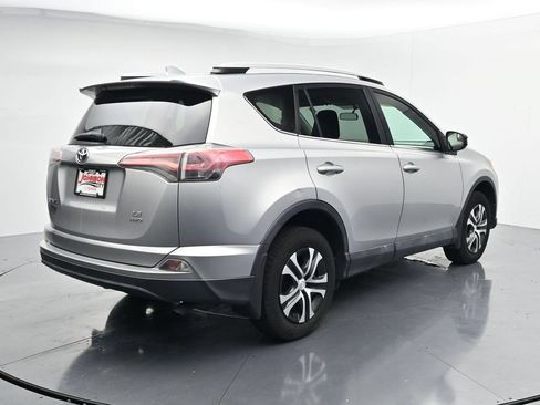 Used 2016 Toyota RAV4 LE AWD/4WD image 7