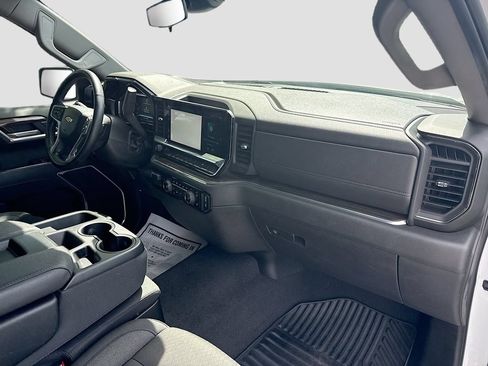 Used 2025 Chevrolet Silverado 1500 LT RWD image 30